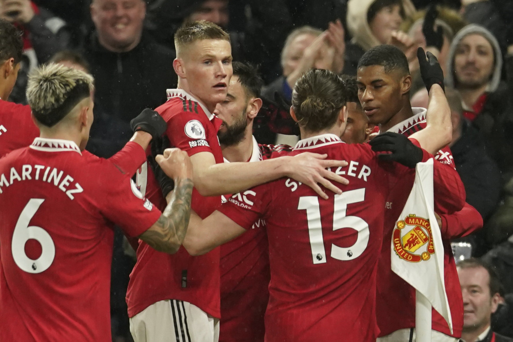 他持续地在 他持续地在